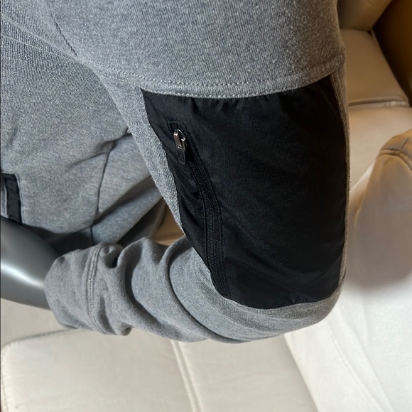 GAP Men’s Gray Long Sleeve Quarter Zip Polo Shirt Size Medium - Picture 5 of 9